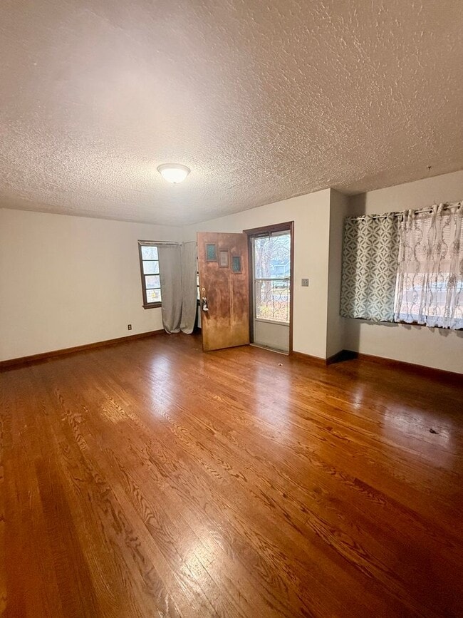 Building Photo - 414 N Johnston Ave