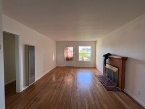 Building Photo - Showing Times: to schedule a viewing, plea...