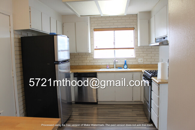 Building Photo - 5721 mount hood court