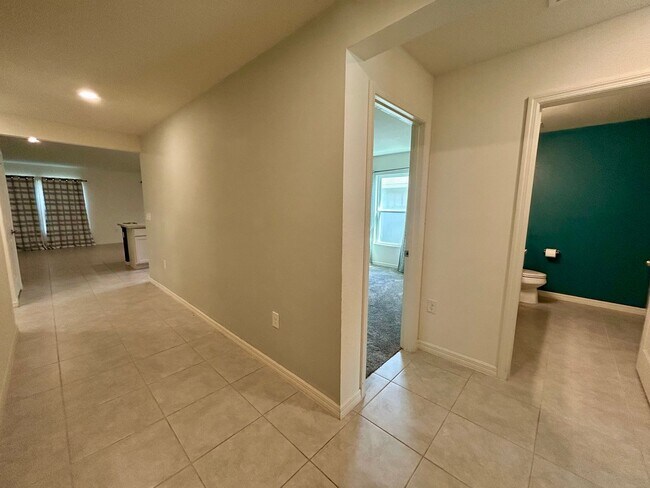 Building Photo - Spacious 3-Bed, 2-Bath Fully Gated Home in...