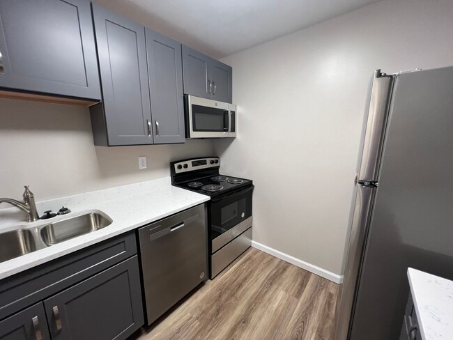 Primary Photo - 3-Bedroom, 2-Bathroom Apartment on Bloomin...