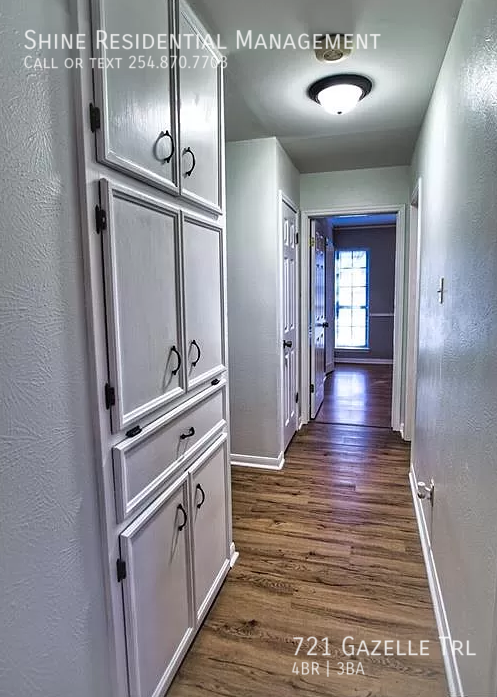 Building Photo - 721 Gazelle Trail