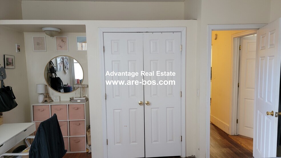 Building Photo - 60 Egmont St