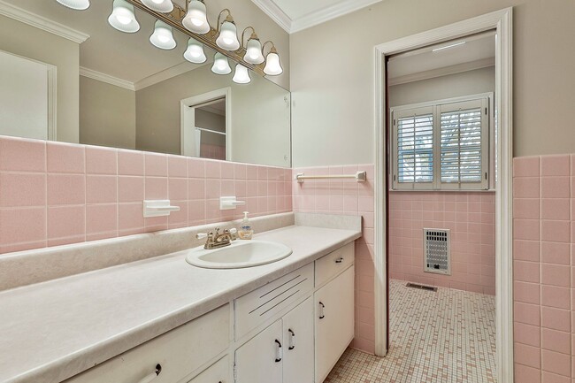 Building Photo - PROCUREMENT ONLY 334 Porter Road - Available Now! Ranch style home with spacious floor plan & bea...