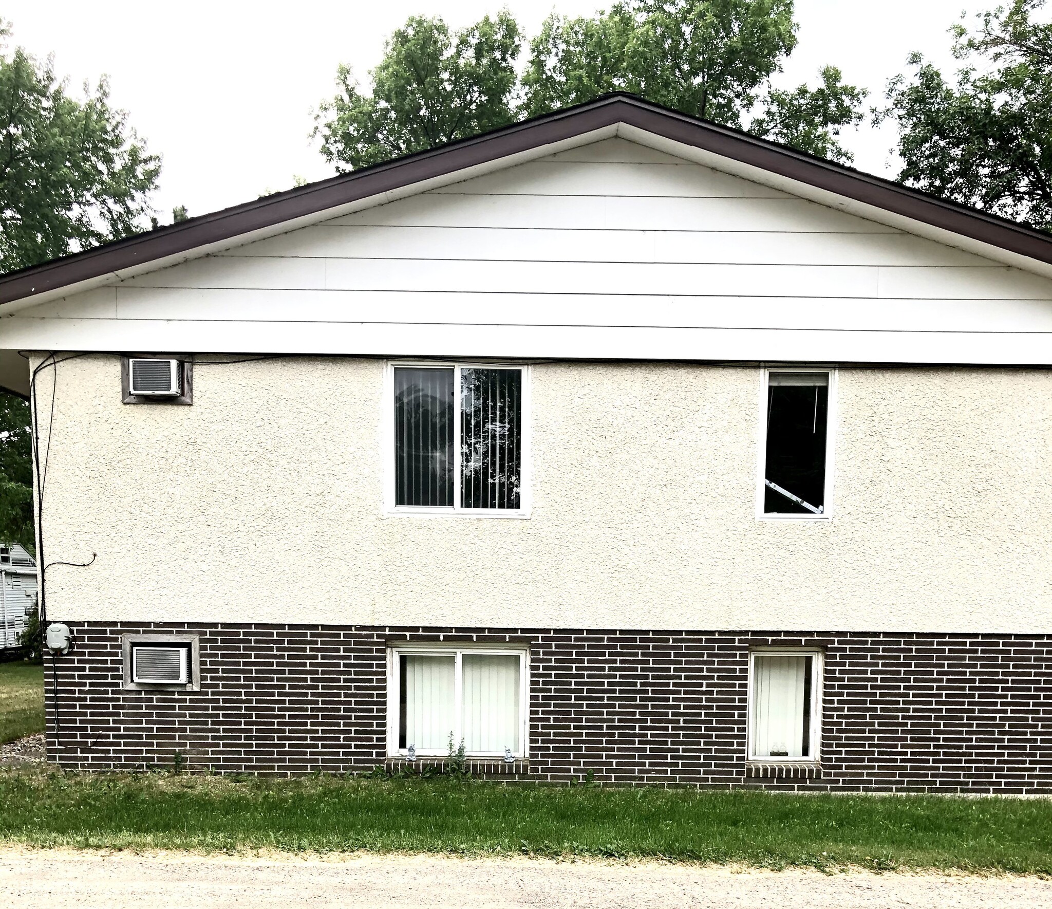 Building Photo - 751 5th St