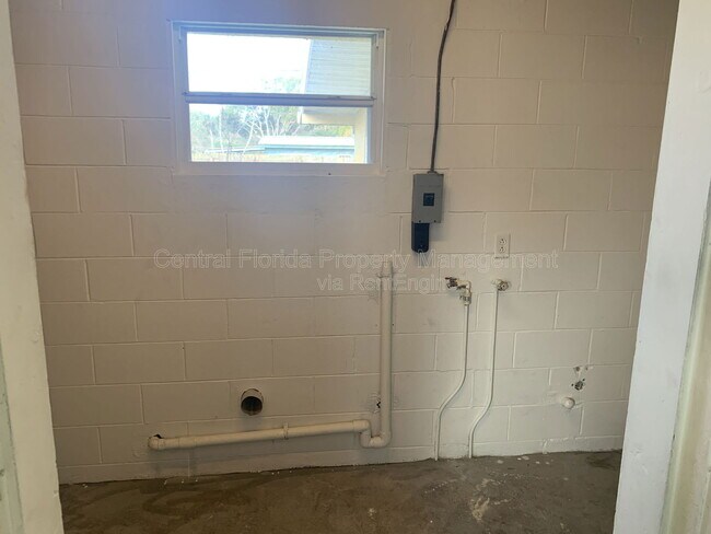 Building Photo - 202 Bamboo Dr