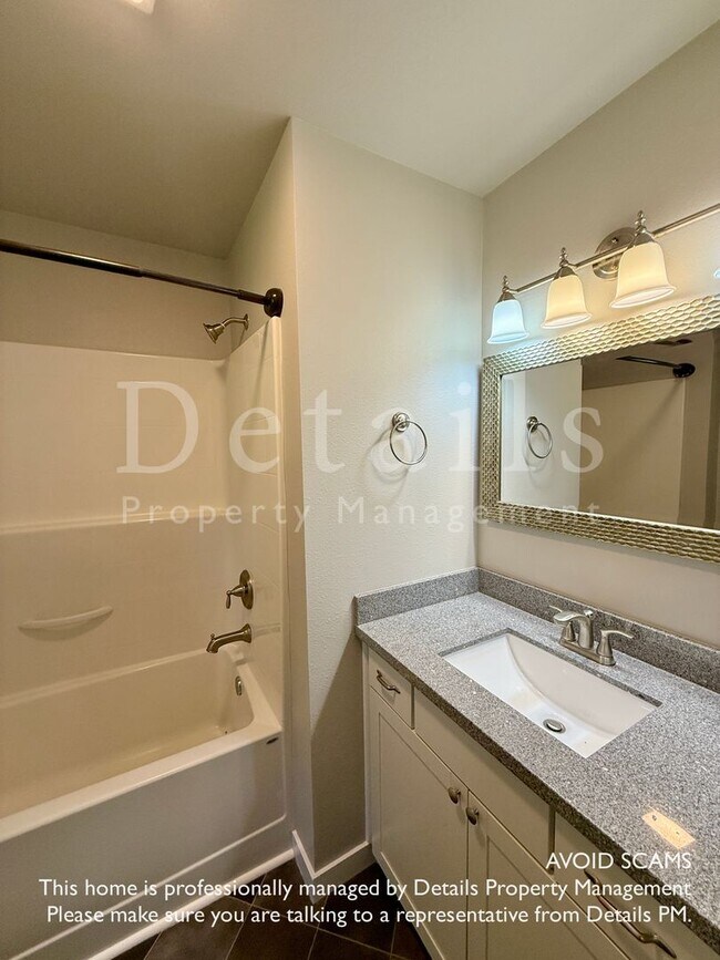 Building Photo - 3 Bedroom Port Orchard Home