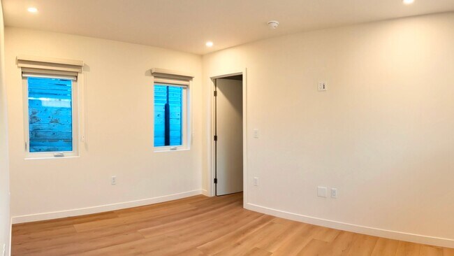 Building Photo - Idaho (Apfeld)