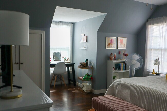 Building Photo - 123 Lloyd St