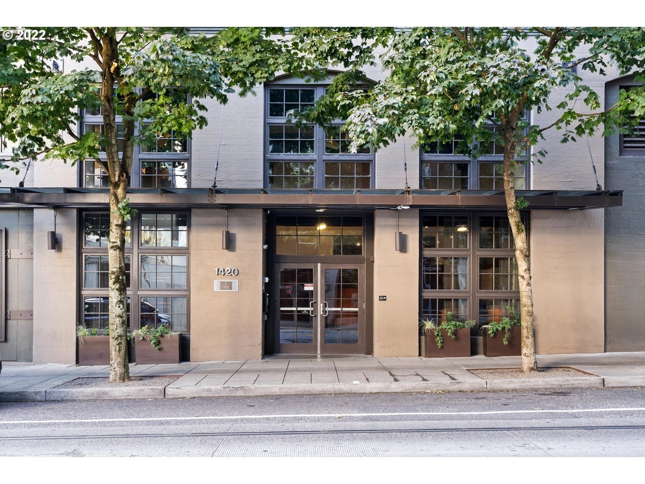 Building Photo - 1420 NW Lovejoy St