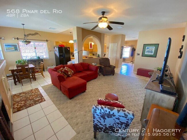 Building Photo - 568 Pinar Del Rio Dr