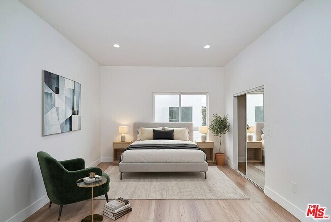 Building Photo - 1108 Queen Anne Pl