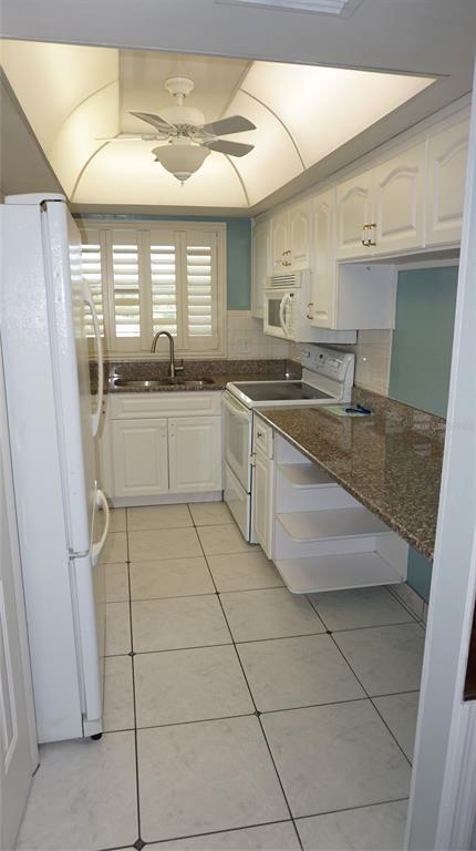 Building Photo - 300 64th Ave