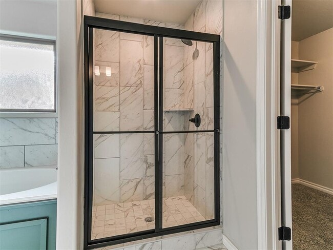 Building Photo - 12200 Rockbed Dr