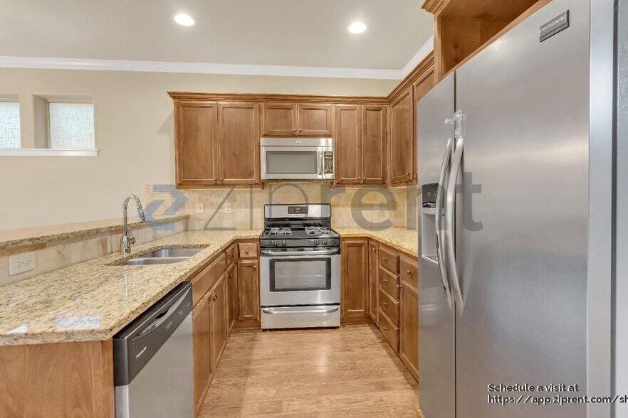 Building Photo - 17547 SW Vanguard Ln