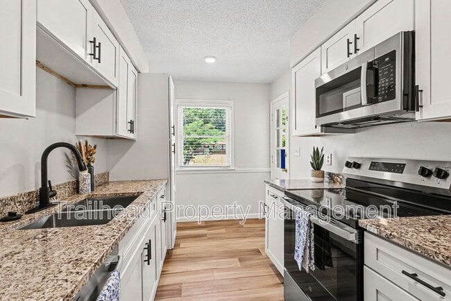 Building Photo - 8455 Robinson St