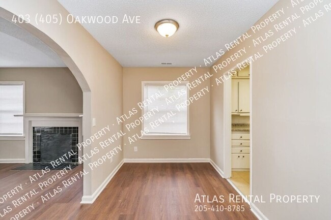 Building Photo - 405 Oakwood Ave
