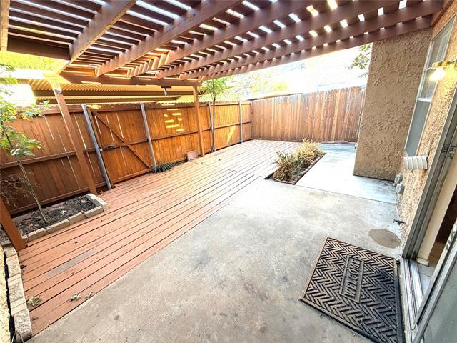 Building Photo - 2021 Clubview Dr