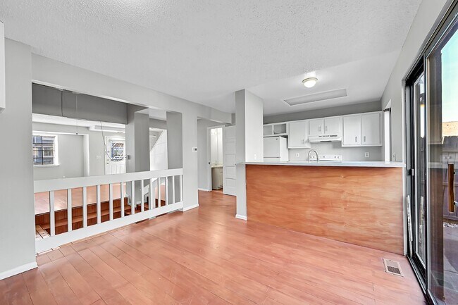 Building Photo - $1,650  2-Bed, 2 Bath Townhouse with Charm...