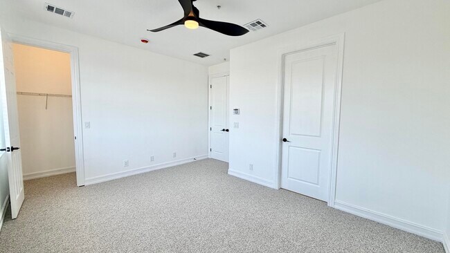 Building Photo - 810 3rd Ave N