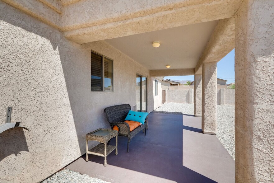 Building Photo - 2598 Rainbow Ave N