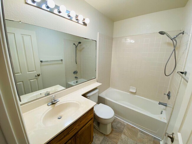 Building Photo - 8275 Glencannon Way