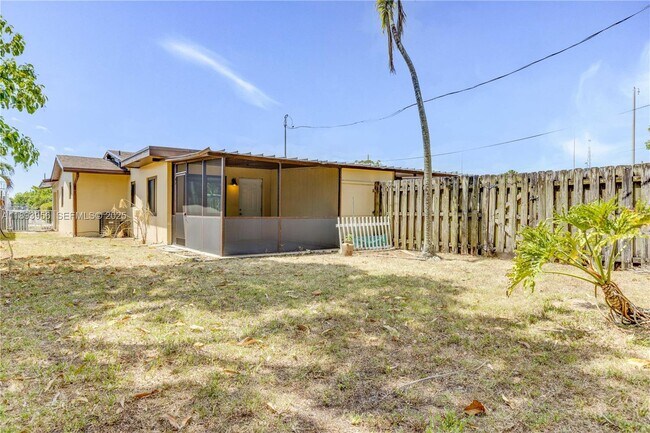 Building Photo - 821 NW 41st St