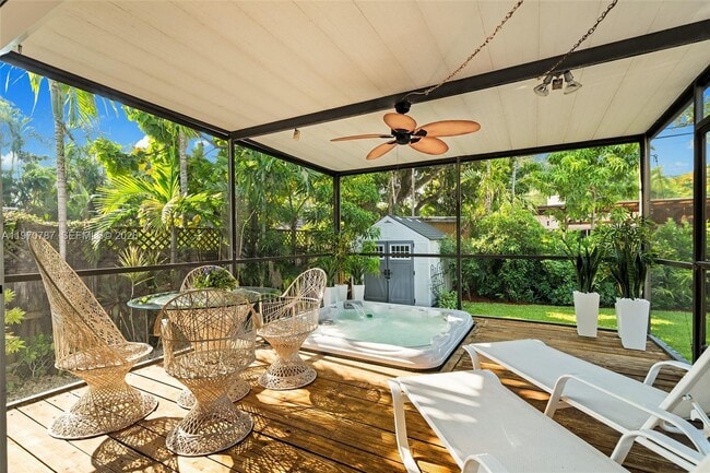 Building Photo - 430 NE 52nd Terrace