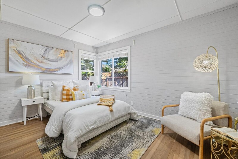 Building Photo - 102 Olive St