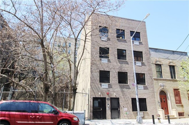 Building Photo - 1355 Plimpton Ave