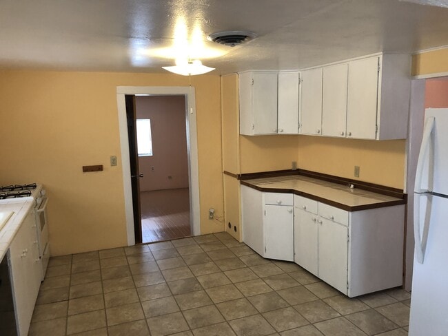 Building Photo - 112 Cervantes St