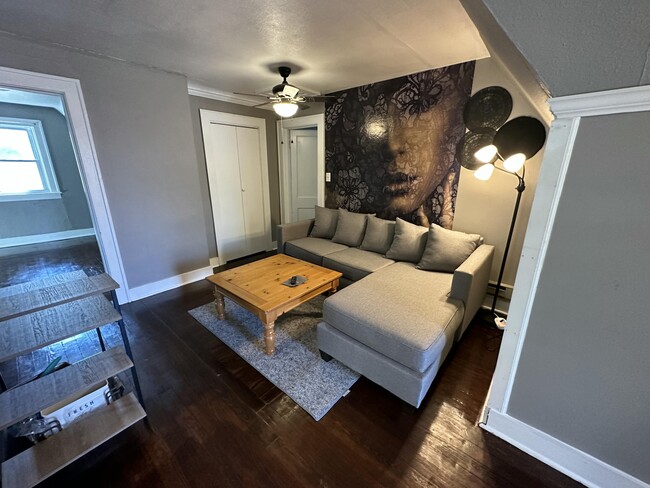 Building Photo - 1601 Hinkson Ave