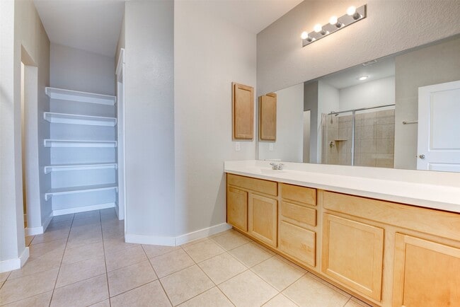 Building Photo - 40828 Mostyn Hill Dr