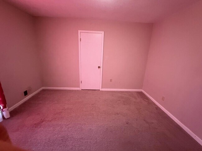 Building Photo - 3619 Bomar Rd