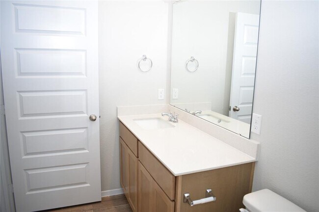 Building Photo - 2705 Towy Rd