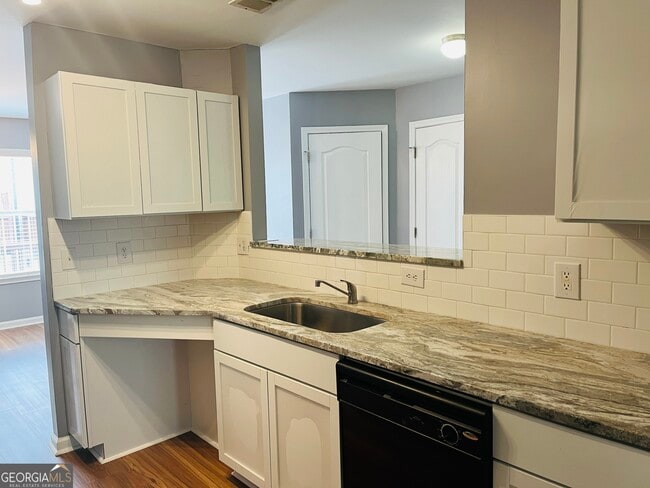 Building Photo - 3156 Parc Ct SW