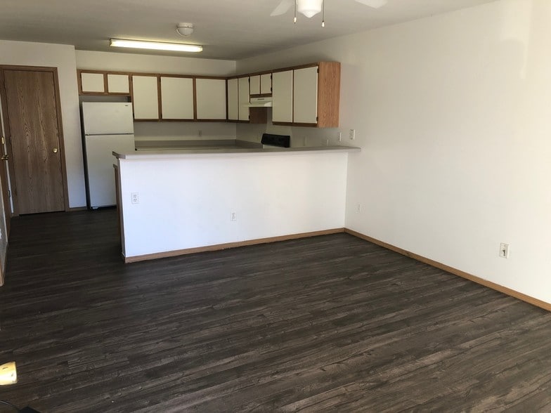 C&W Remington Park Apartments 1050 N Britt St Siloam Springs AR 72761