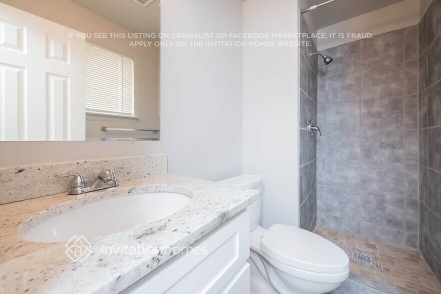 Building Photo - 3760 W 95th Pl