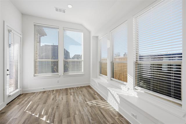 Building Photo - 3008 Armstrong Ave