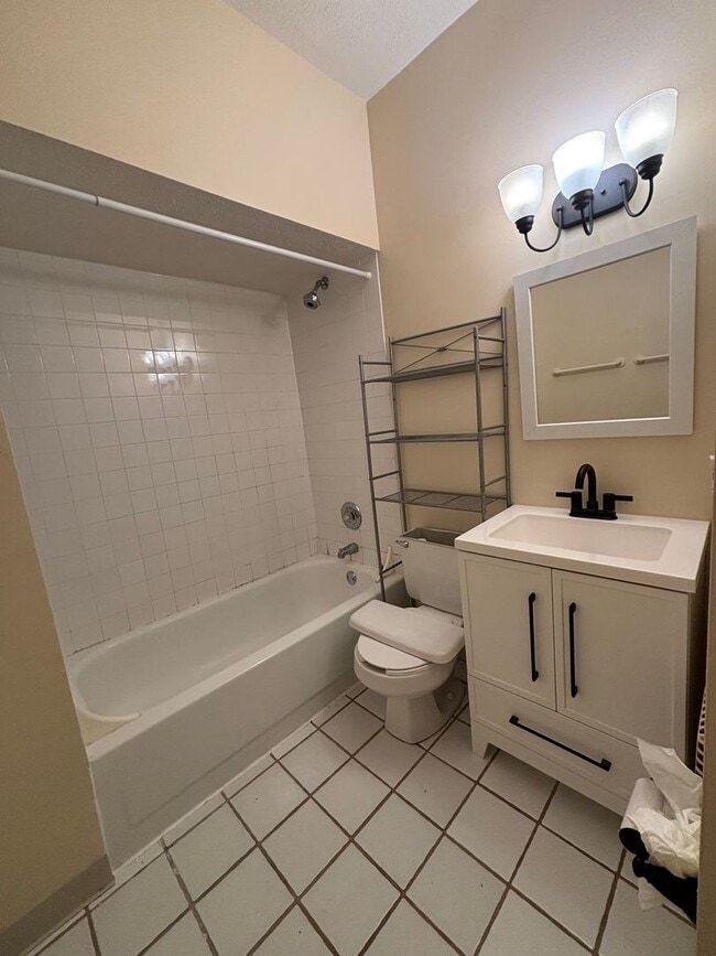 Building Photo - Middlehurst1741