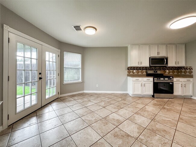 Building Photo - 5739 Westminster Village Dr