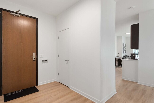 Building Photo - 365 N Halsted St