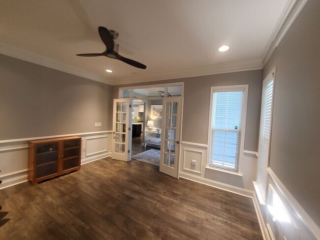 Building Photo - 5 bedroom/4 bath house in Berkshire Forest