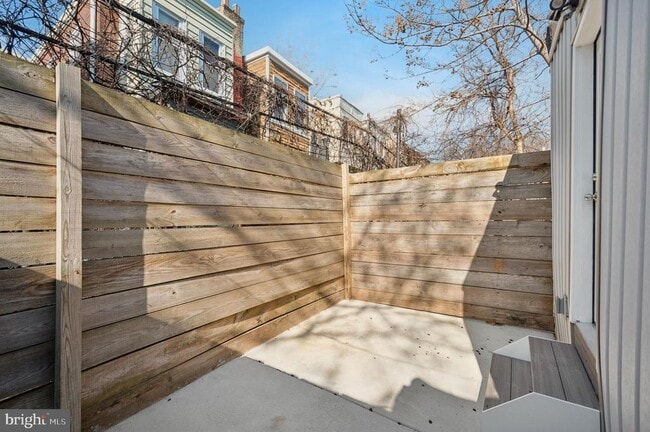 Building Photo - 2534 N Stanley St