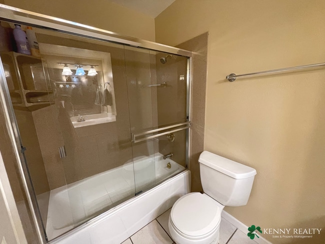 Building Photo - 4BD/2.5BA Spacious Foster City Home with Huge Backyard + Hot Tub