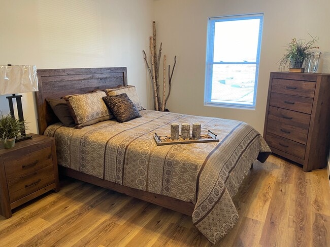 Building Photo - 1895 Maple Tree Ln