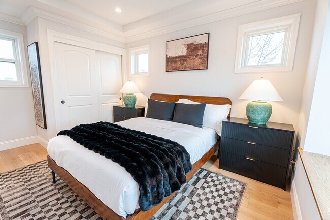 Building Photo - 661 Hampshire Ave