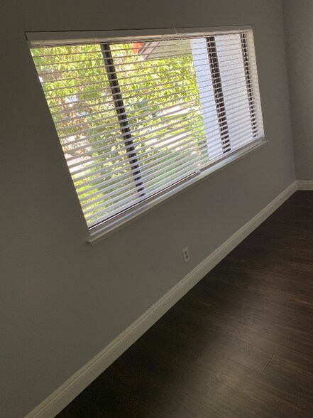 Building Photo - 12 Windy Hill Ln