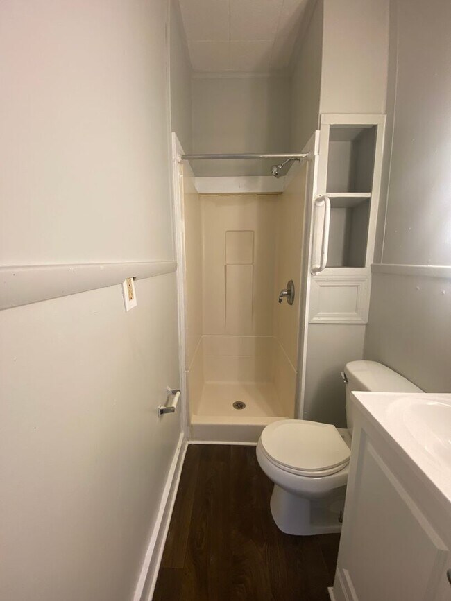 Building Photo - 714 E King St