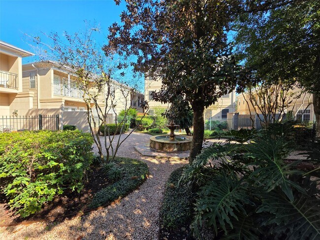 Building Photo - 1714 Roy St